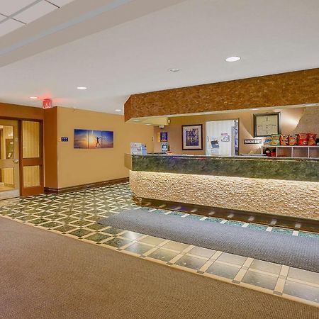 Days Inn By Wyndham Niagara Falls Lundys Lane מראה חיצוני תמונה