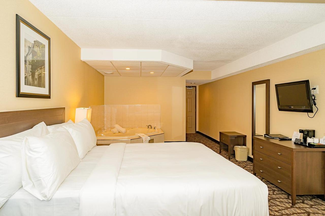 Days Inn By Wyndham Niagara Falls Lundys Lane מראה חיצוני תמונה