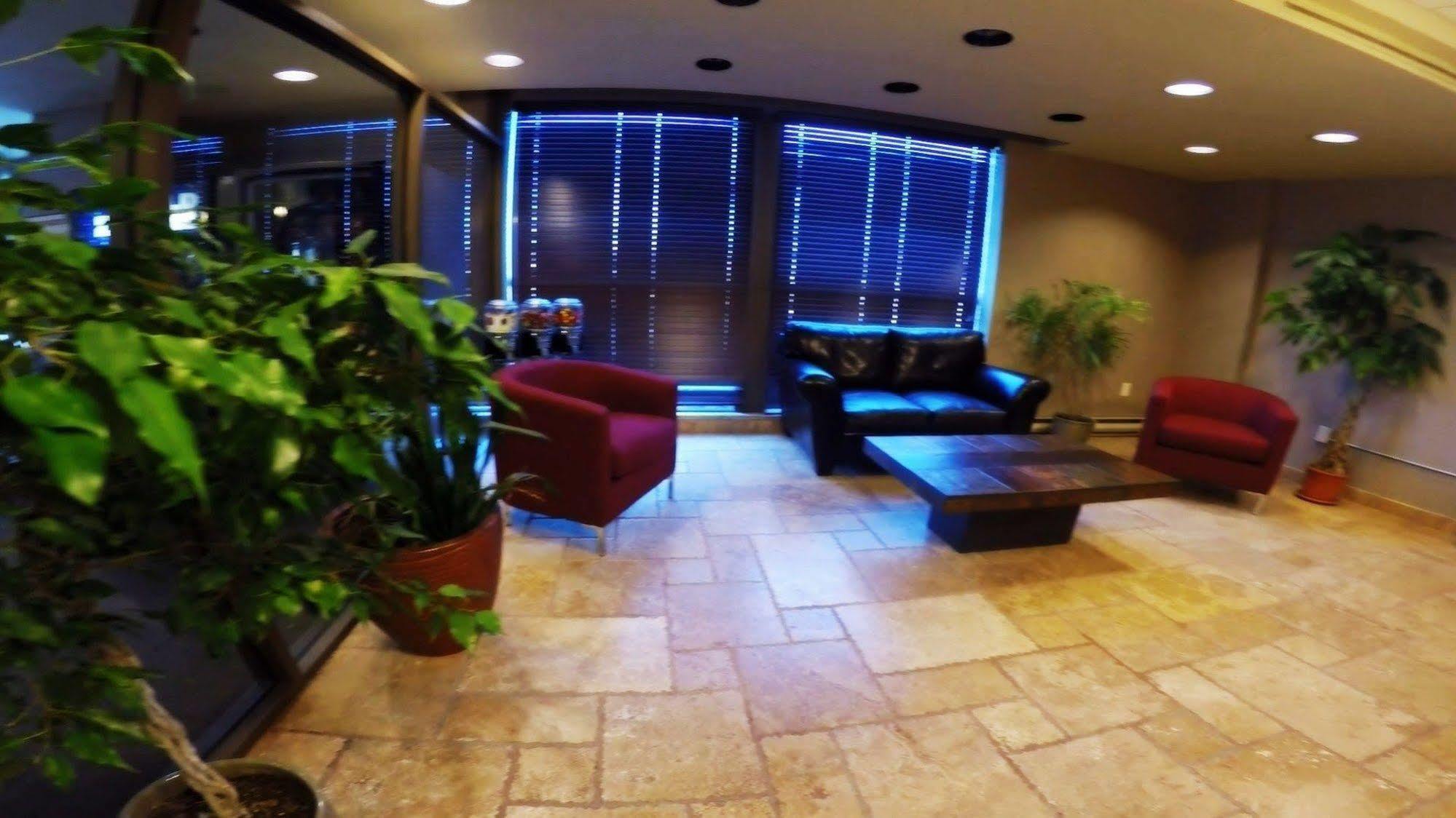 Days Inn By Wyndham Niagara Falls Lundys Lane מראה חיצוני תמונה