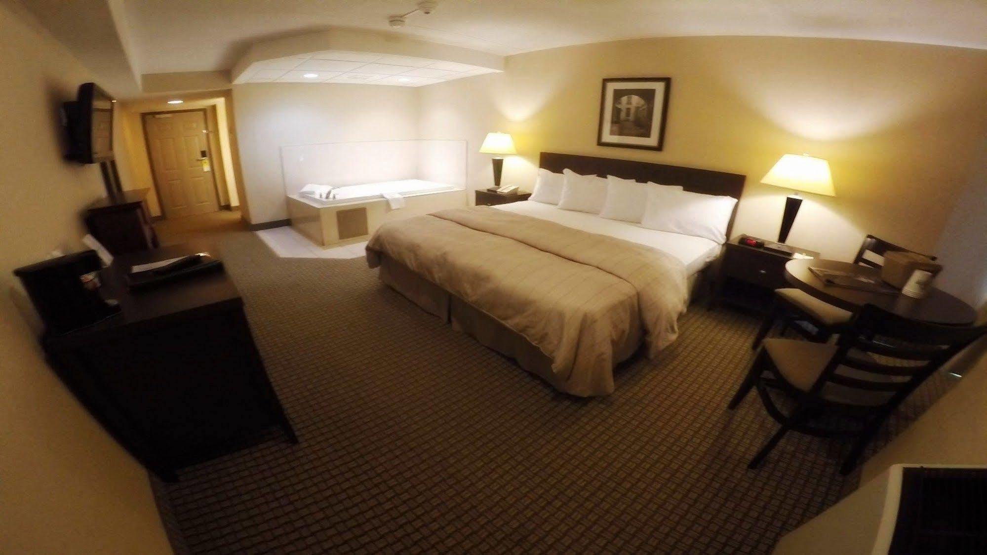 Days Inn By Wyndham Niagara Falls Lundys Lane מראה חיצוני תמונה