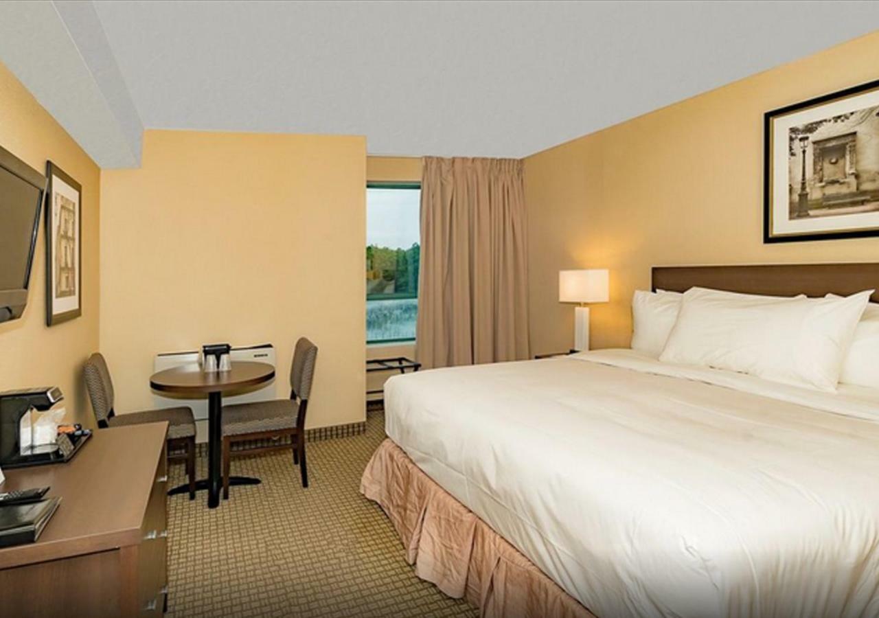 Days Inn By Wyndham Niagara Falls Lundys Lane מראה חיצוני תמונה