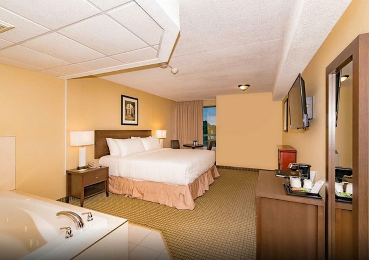 Days Inn By Wyndham Niagara Falls Lundys Lane מראה חיצוני תמונה
